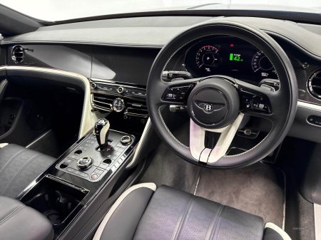 2025 Bentley Flying Spur - photo 28