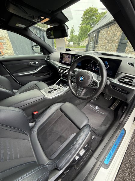 2022 BMW 3-Series - photo 12