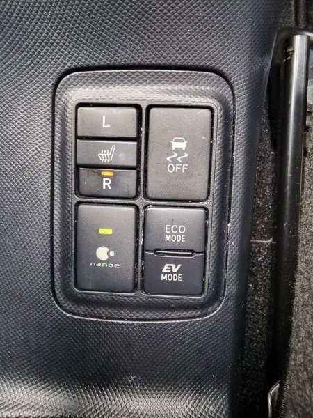 2019 Toyota Aqua - photo 27