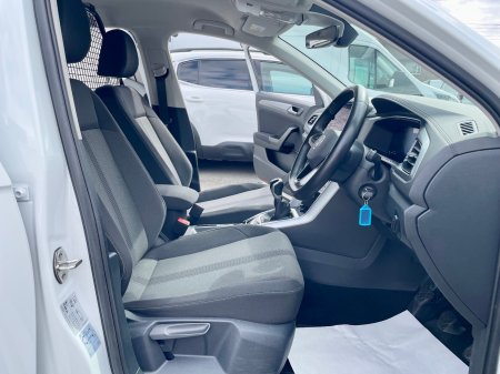 2024 Volkswagen T-Roc - photo 5