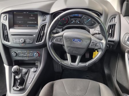 2015 Ford Focus - photo 16