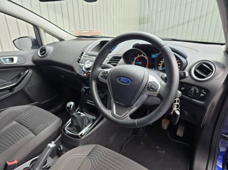 2015 Ford Fiesta - photo 10