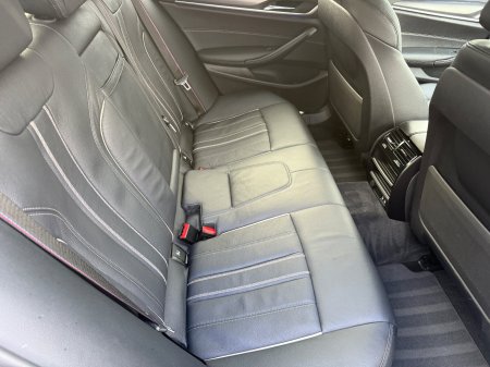 2022 BMW 5-Series - photo 13