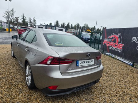 2015 Lexus IS - photo 3