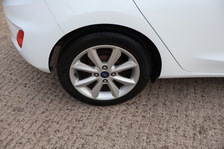 2018 Ford Fiesta - photo 26