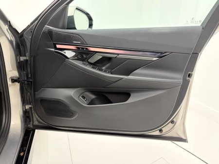 2024 BMW i5 - photo 30