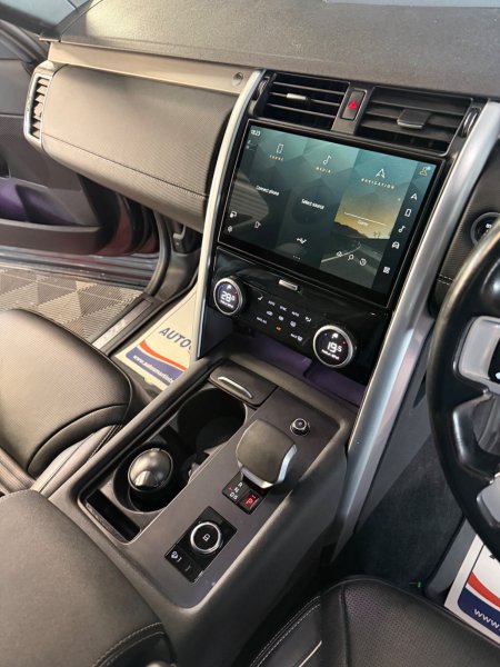 2023 Land Rover Discovery - photo 10