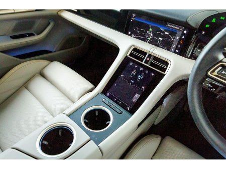 2024 Porsche Taycan - photo 40
