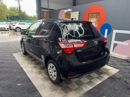 2018 Toyota Vitz - photo 5