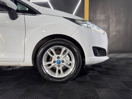 2016 Ford Fiesta - photo 5
