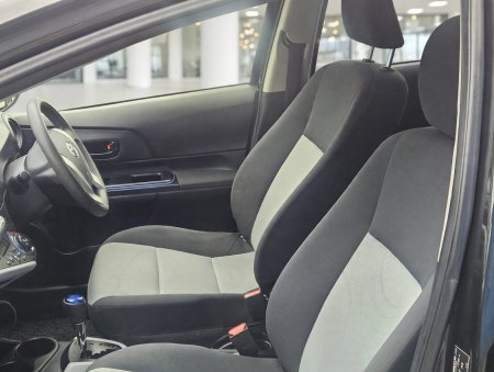 2013 Toyota Aqua - photo 11