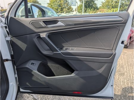 2020 Volkswagen Tiguan - photo 13