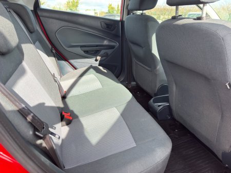 2010 Ford Fiesta - photo 11