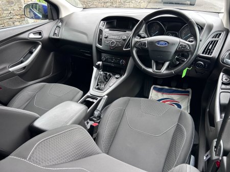 2016 Ford Focus - photo 23