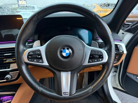2021 BMW 5-Series - photo 22
