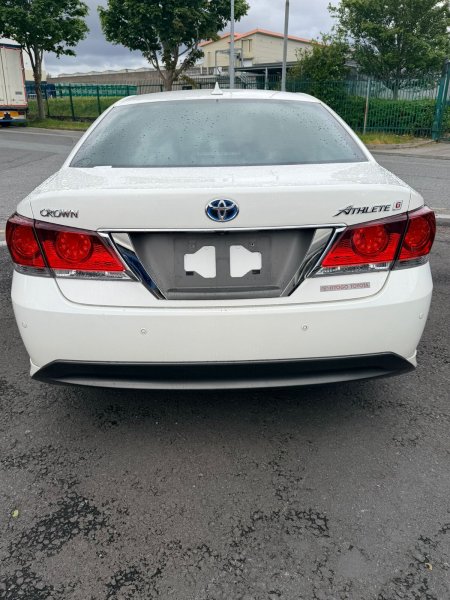 2013 Toyota Crown - photo 4