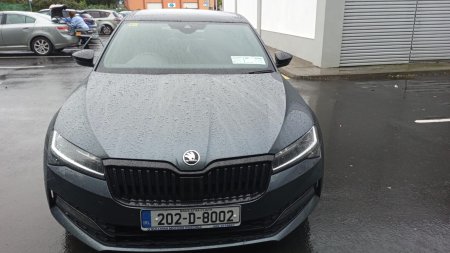 2020 Skoda Superb - photo 2