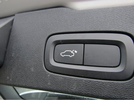 2020 Volvo V60 - photo 17