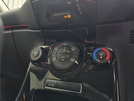 2014 Ford Fiesta - photo 15