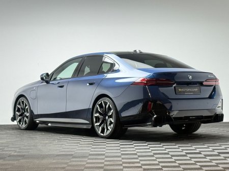 2024 BMW 5-Series - photo 5
