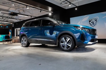 2023 Peugeot 5008 1.5 BlueHDi 130bhp Allure Auto