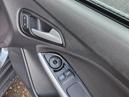 2015 Ford Focus - photo 11