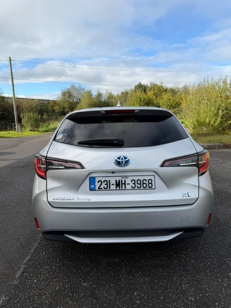 2023 Toyota Corolla - photo 2