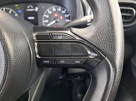 2021 Toyota Yaris - photo 19