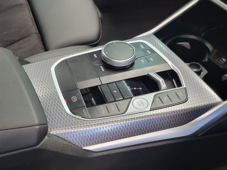 2024 BMW 3-Series - photo 9