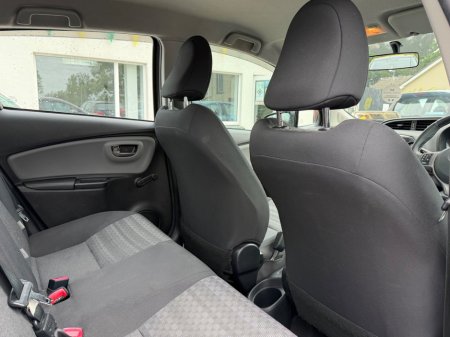 2016 Toyota Yaris - photo 16