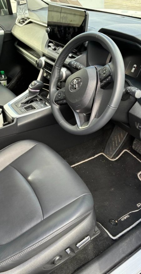 2025 Toyota RAV4 - photo 3
