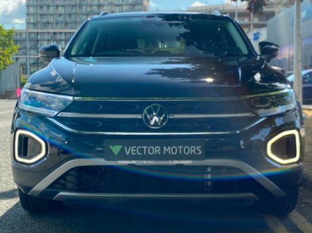 2023 Volkswagen T-Roc - photo 3