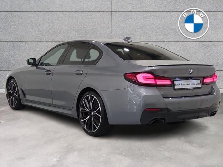 2023 BMW 5-Series - photo 2