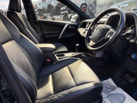 2018 Toyota RAV4 - photo 12