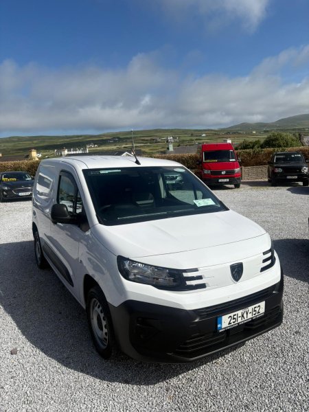 2025 Peugeot Partner