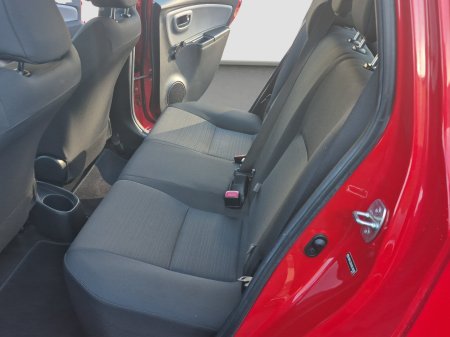 2015 Toyota Yaris - photo 24
