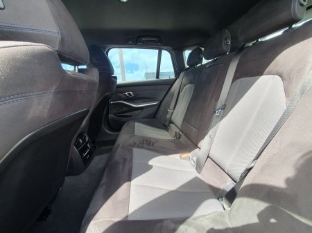 2025 BMW 3-Series - photo 22