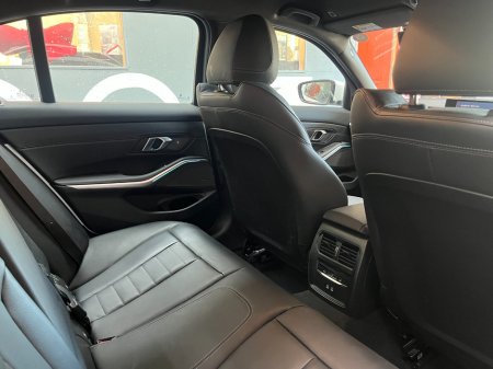2025 BMW 3-Series - photo 15