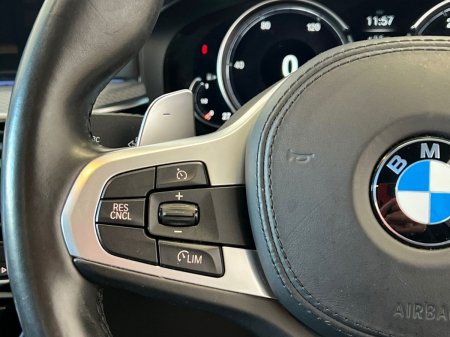 2018 BMW 5-Series - photo 17