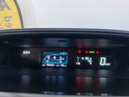 2016 Toyota Prius - photo 13