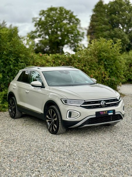 2023 Volkswagen T-Roc - photo 2