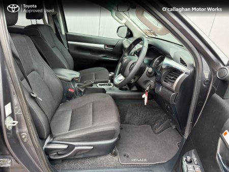 2024 Toyota Hilux - photo 5