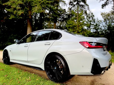 2023 BMW 3-Series - photo 20