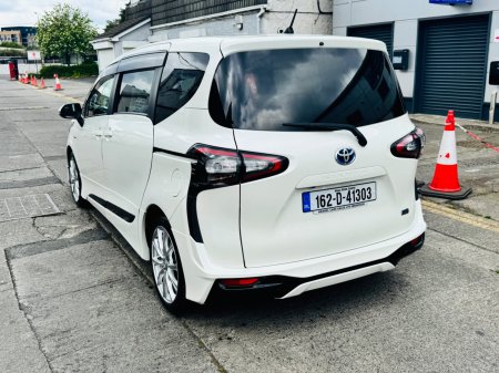 2016 Toyota Sienta - photo 6