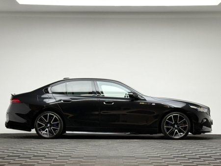 2024 BMW 5-Series - photo 8
