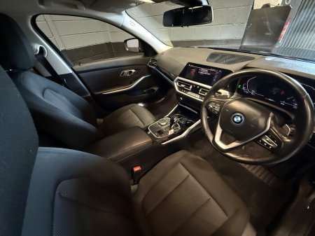 2022 BMW 3-Series - photo 8