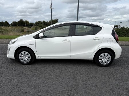 2015 Toyota Aqua - photo 4