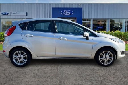 2017 Ford Fiesta - photo 3