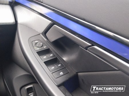 2025 BMW 5-Series - photo 28