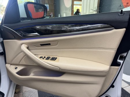 2018 BMW 5-Series - photo 15